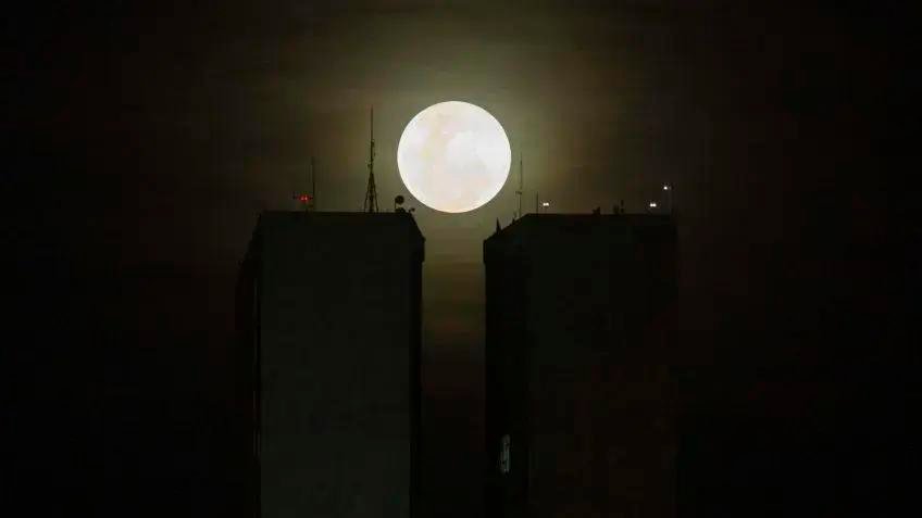 Lua Cheia de Perigeu: O fenômeno astronômico de hoje