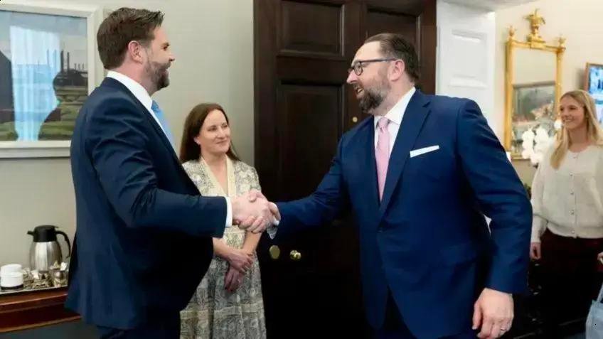 Lula critica ataque militar dos EUA à Venezuela e gera polêmica