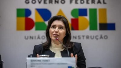 Lula e Simone Tebet em reunião pré-eleitoral no Panamá