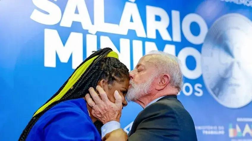 Lula reage de forma bem-humorada ao ser chamado de ‘velhinho’ em evento