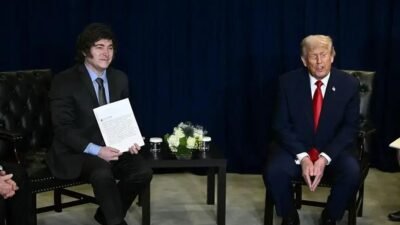 Milei aceita convite de Trump para integrar conselho de paz em Gaza