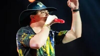 Natanzinho Lima interrompe show em Quijingue por problemas de saúde