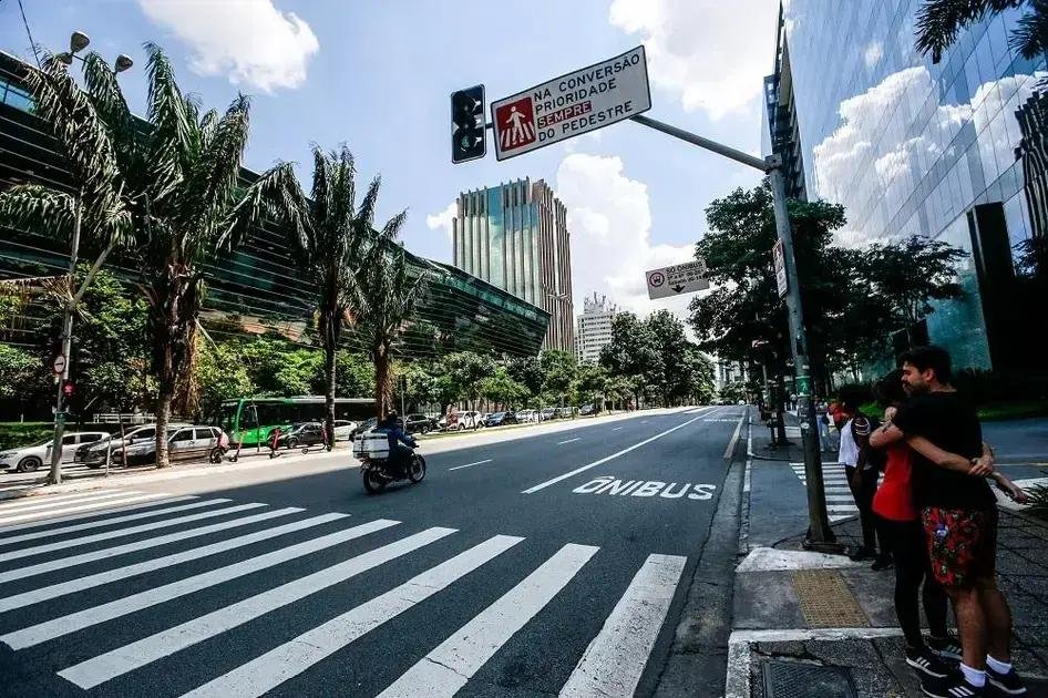 Polícia desmantela central de golpes na Faria Lima em São Paulo