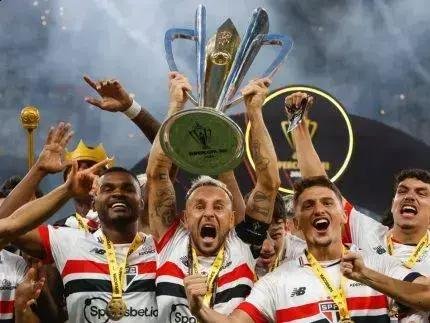 Rafinha assumindo a coordenação de futebol do São Paulo FC