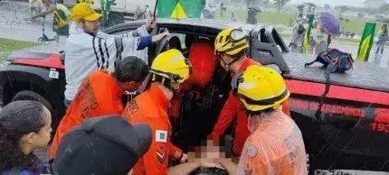 Raio atinge manifestantes em ato pró-Bolsonaro no DF