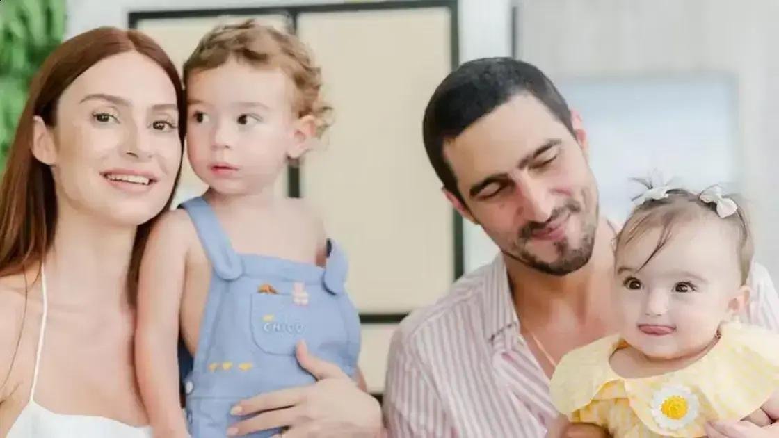 Renato Góes se emociona com desenho do filho na areia: um momento especial