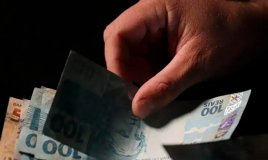 Salário Mínimo de R$ 1.621 já está valendo a partir de hoje