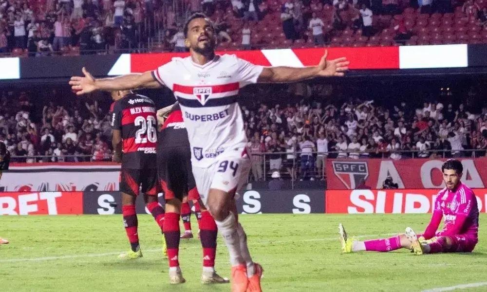 São Paulo vence Flamengo e busca recuperação no Paulistão