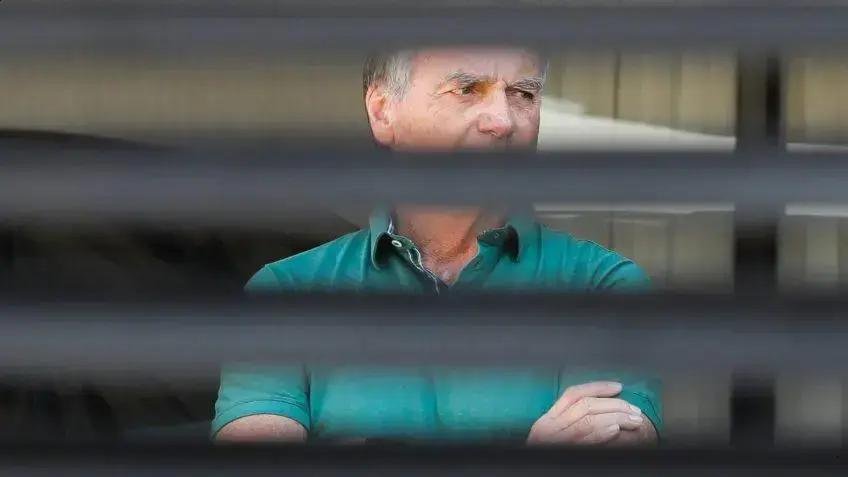 Transferência de Bolsonaro para Papudinha é determinada por Moraes