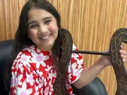 Alice Monteiro grava cenas externas de Ben-Hur após aprender harpa