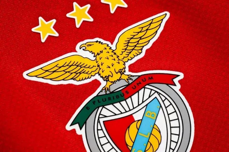 Benfica acusa arbitragem de favorecer o Porto após pênalti contestado