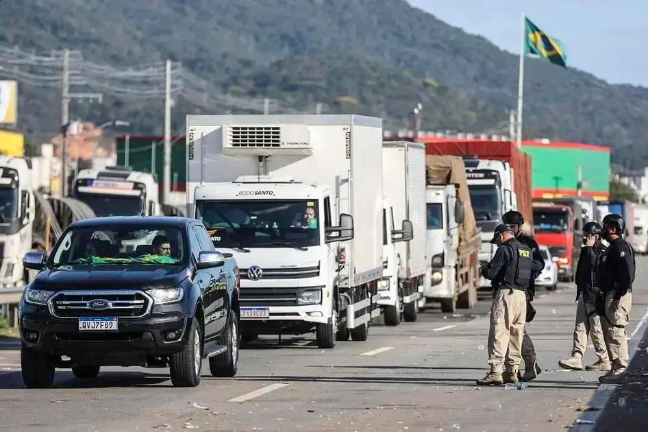 BR-101 é a rodovia mais perigosa do Brasil em 2025, aponta guia