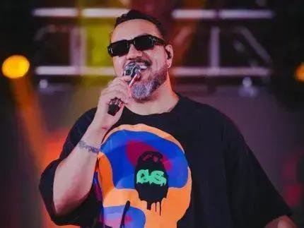 Camarote Rio Praia cancela show de Belo por superlotação na Sapucaí