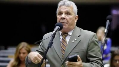 Deputado pede prisão de Ibaneis em meio a escândalo do Banco Master