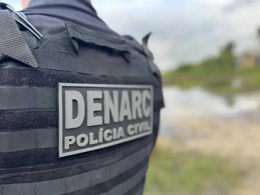 Distribuidor de drogas é preso em apartamento de Vitória da Conquista