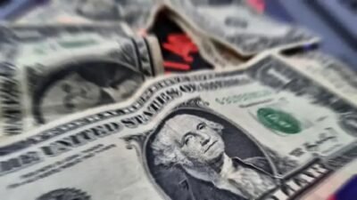 Dólar cai a R$5,17 após decisão da Suprema Corte e Ibovespa sobe