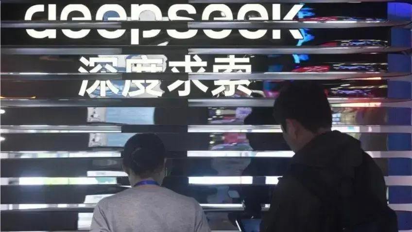 Empresas chinesas de IA intensificam lançamentos em busca do próximo DeepSeek