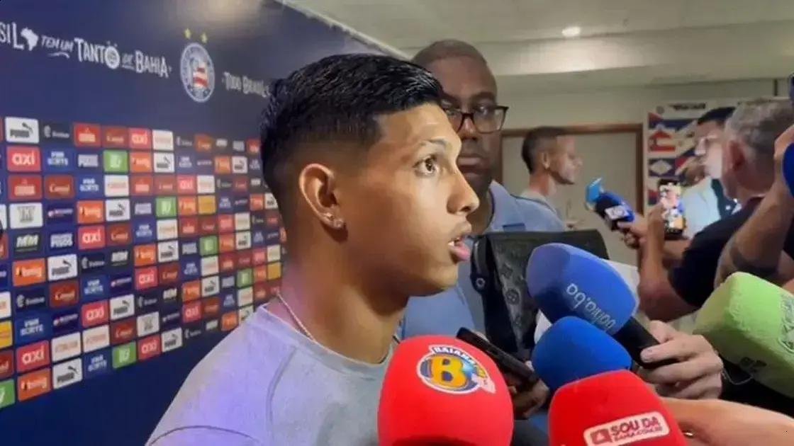 Erick Pulga pede apoio da torcida após críticas: 'Nunca deixei de trabalhar'