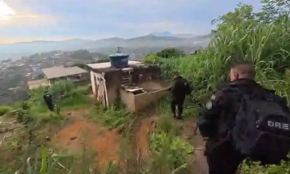 Estupro coletivo: adolescente atacada na Baixada por ordem do 'tribunal' do tráfico