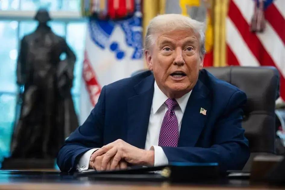 EUA e Israel atacam o Irã: fumaça em Teerã e relatos sobre Khamenei