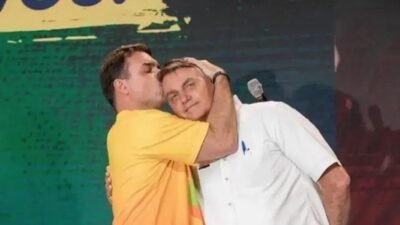 Flávio Bolsonaro assume gabinete do pai no PL e inicia pré-campanha