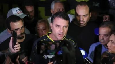 Flávio Bolsonaro diz esperar campanha digital dura e promete postura calma