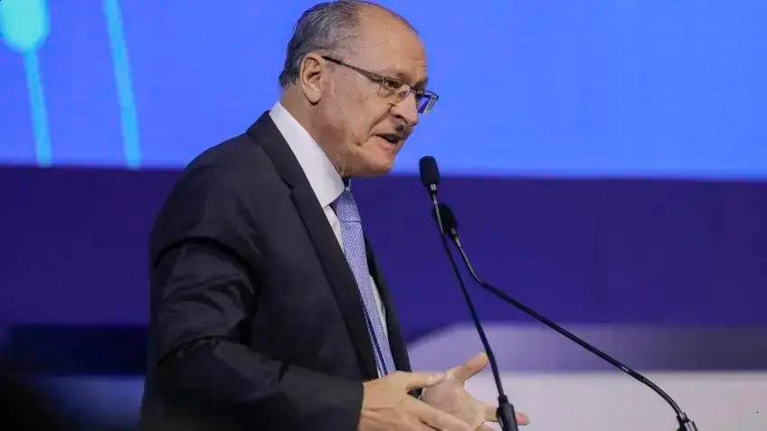 Governo reduz tarifas de importação de 105 produtos — o que muda