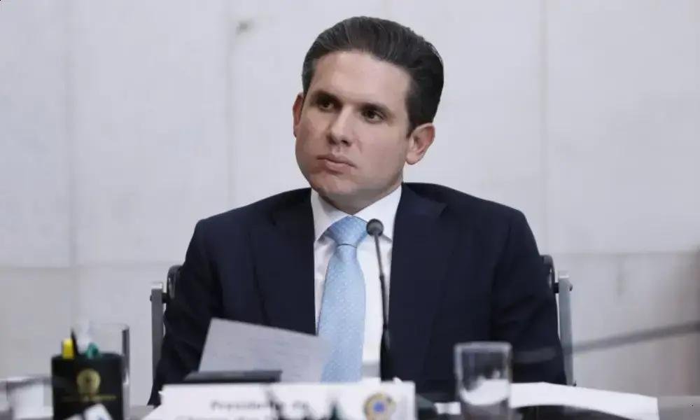 Hugo Motta defende Toffoli e minimiza revelações sobre caso Master