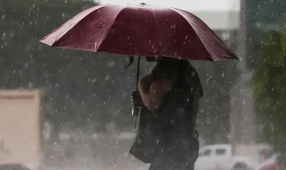 Inmet emite alerta: chuvas intensas e risco de tempestade no RS