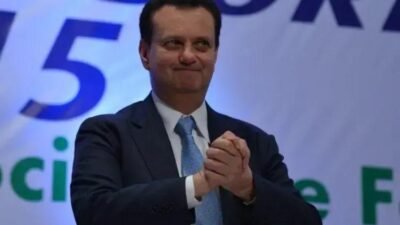 Kassab nega afastamento e reafirma apoio do PSD a Tarcísio Freitas