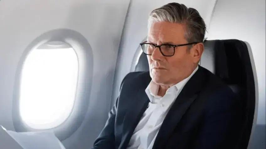 Keir Starmer diz que não renunciará após nomeação polêmica ligada a Epstein