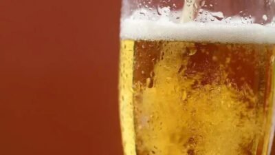 Lucro da Ambev cai 9,9% no 4º trimestre; alta anual de 7,7% no Brasil