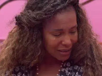 Mãe de Sol Vega é internada e terá cirurgia ocular nos dois olhos; família mobilizada