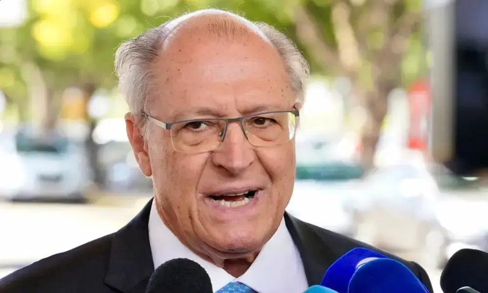 Nova tarifa global de 10% dos EUA não tira competitividade do Brasil