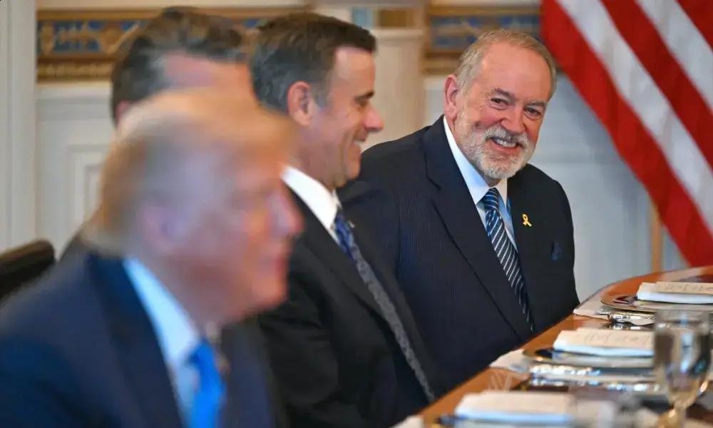 Países árabes condenam fala de Huckabee sobre direito bíblico a terras