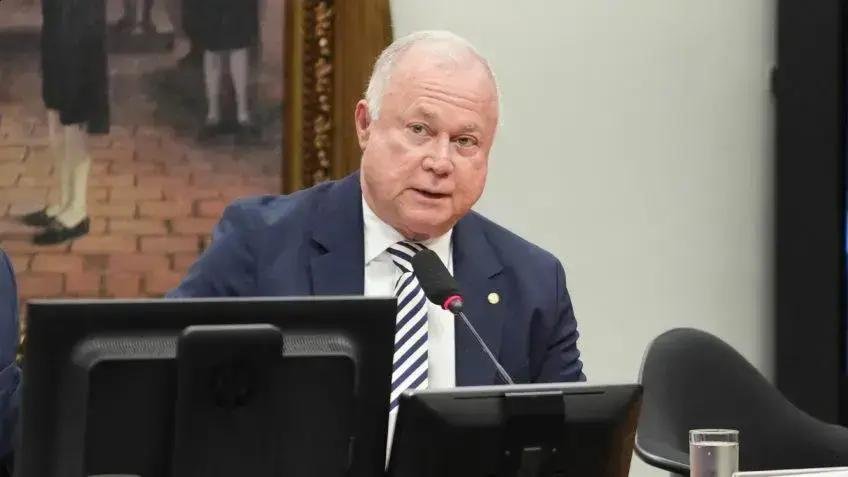 Paulo Azi assume relatoria da PEC 6x1 na CCJ; União tenta barrar