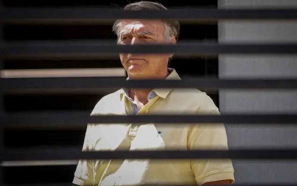 PGR se opõe à prisão domiciliar de Bolsonaro após laudo apontar estabilidade