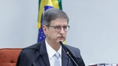 PGR se posiciona contra prisão domiciliar para Bolsonaro, diz parecer