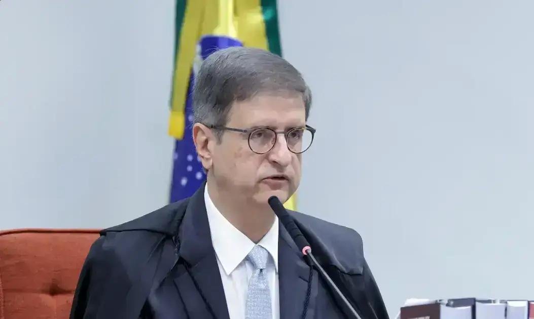 PGR se posiciona contra prisão domiciliar para Bolsonaro, diz parecer
