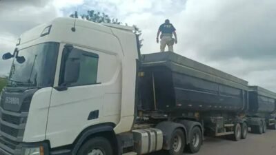 PRF flagra carreta com 28 toneladas em excesso de peso na Bahia