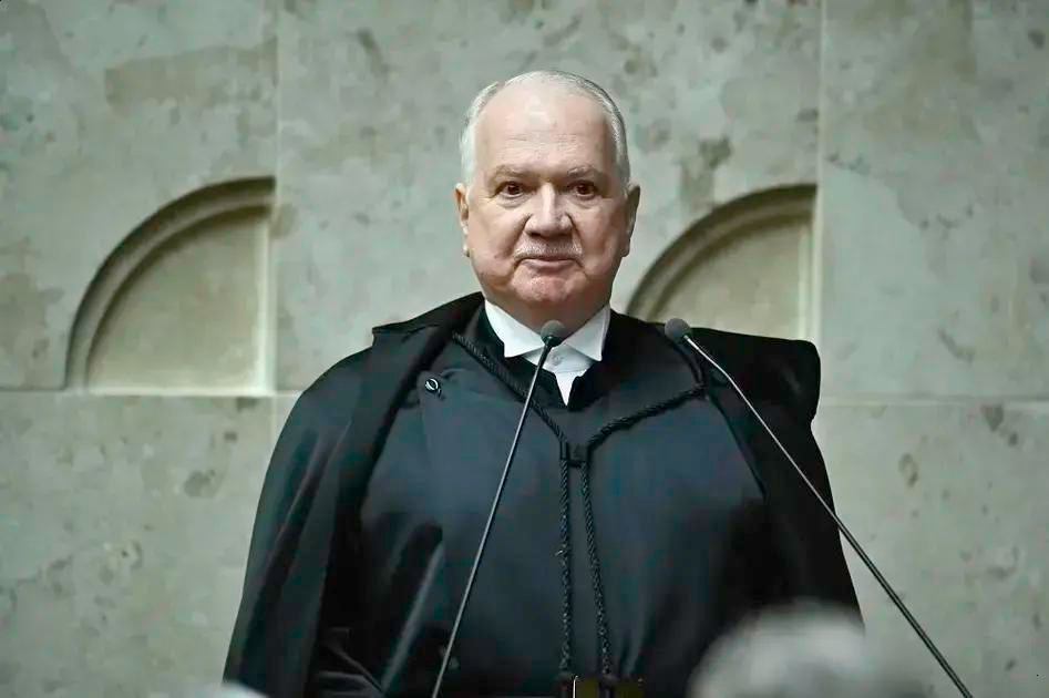 Relatório da PF cita Toffoli em conversas de Vorcaro e afeta sessão do STF