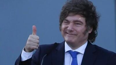 Senado argentino aprova reforma trabalhista que amplia jornada para 12 horas