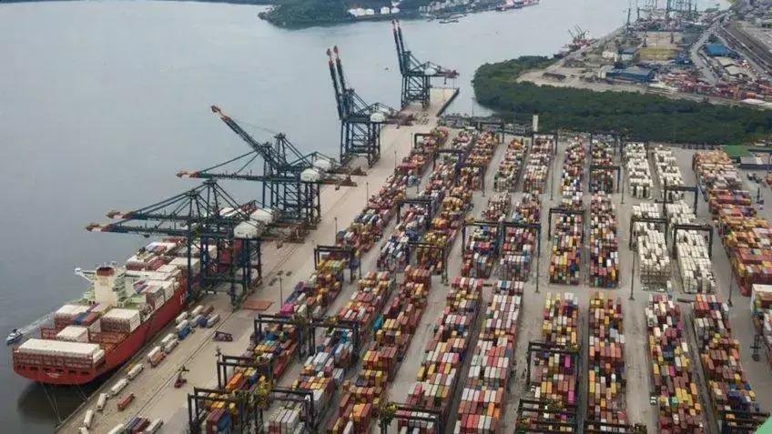 STS-10: defesa por leilão aberto para evitar colapso no Porto de Santos