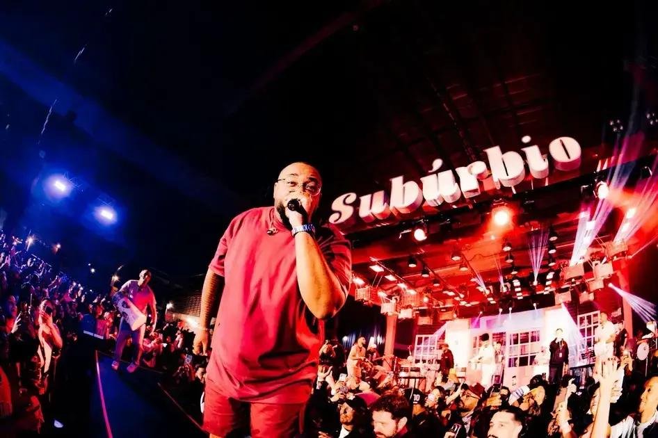 Tiee leva projeto 'Subúrbio' a Salvador com show de quase três horas