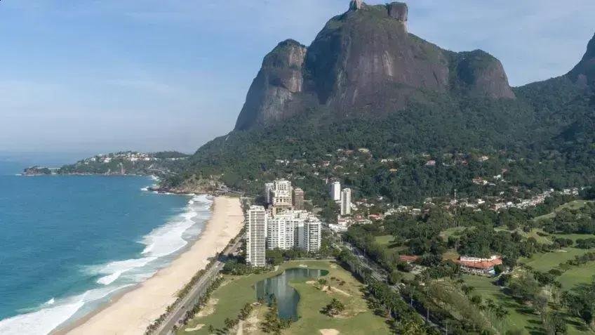 Tragédia no Rio: queda de asa-delta em São Conrado mata instrutor e aluna