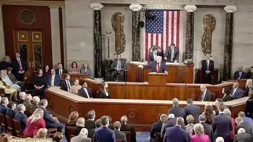 Trump pede proibição de transição de gênero em escolas sem consentimento