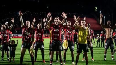 Vitória x Galícia no Barradão: onde assistir, arbitragem e escalações