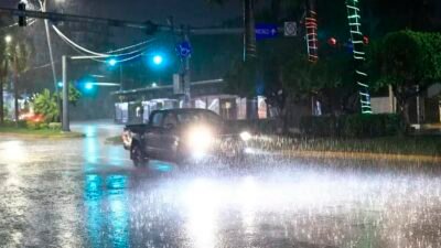 7 erros que todo motorista comete ao dirigir na chuva forte — e como evitar