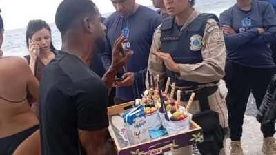 Ambulante é detido no Arpoador por cobrar R$700 de turistas por dois açaís