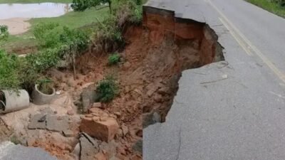 Asfalto cede na BA-503 entre Pedrão e BR-101; via fica interditada